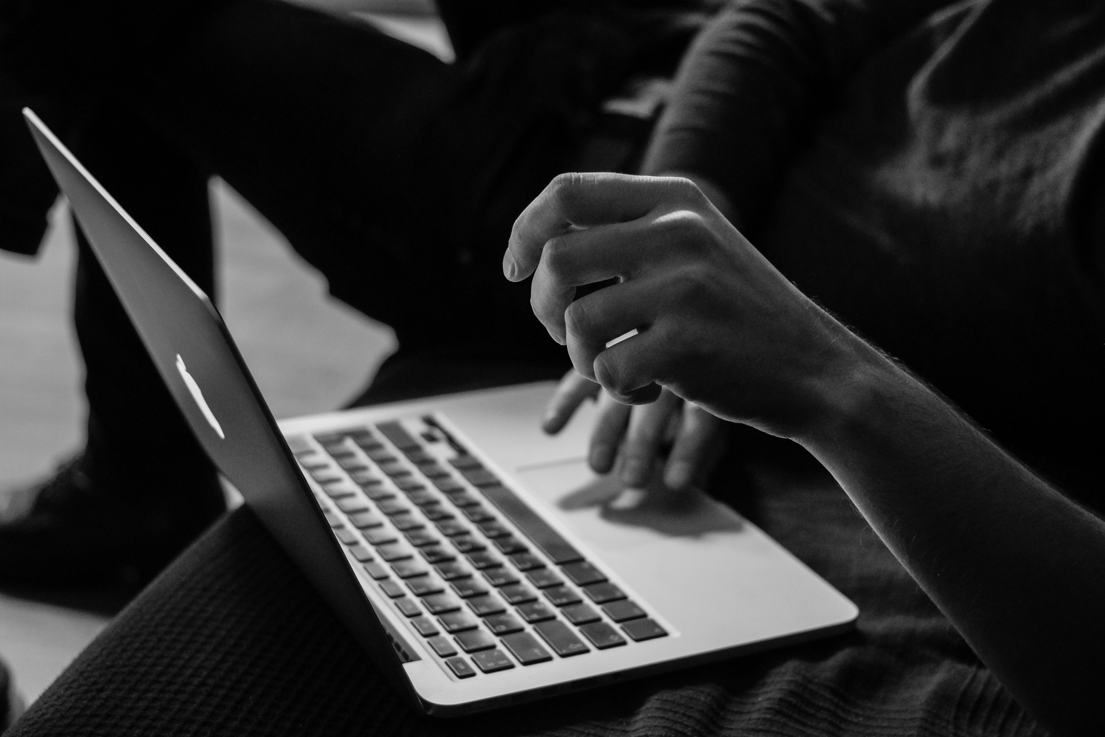Find Advertiser-Agency Relationships in 2 Clicks